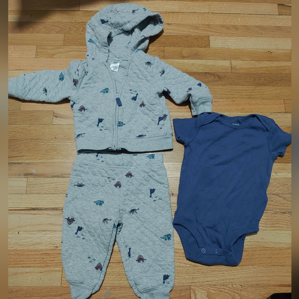 Carter's 3pc dinosaur quilted hoodie, sweatpant & onesie / grey & blue 6-9mos